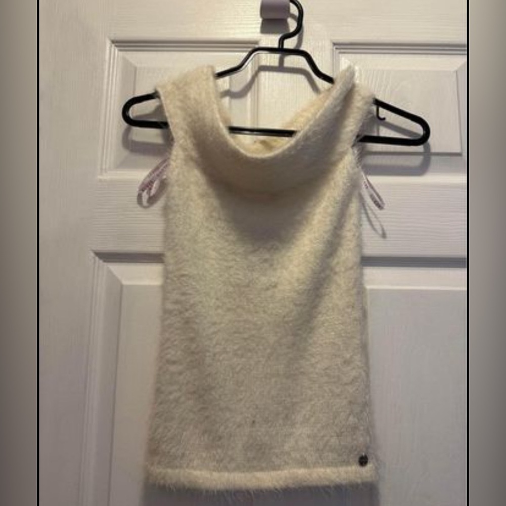 Guess off white belly top - US XS NWT